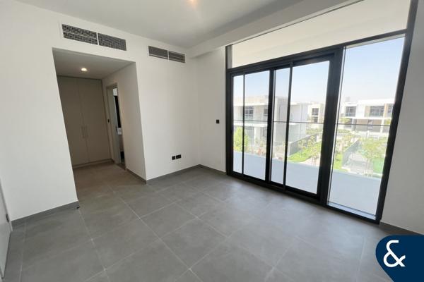 Corner Plot I Internal Road Backing I 4 Beds